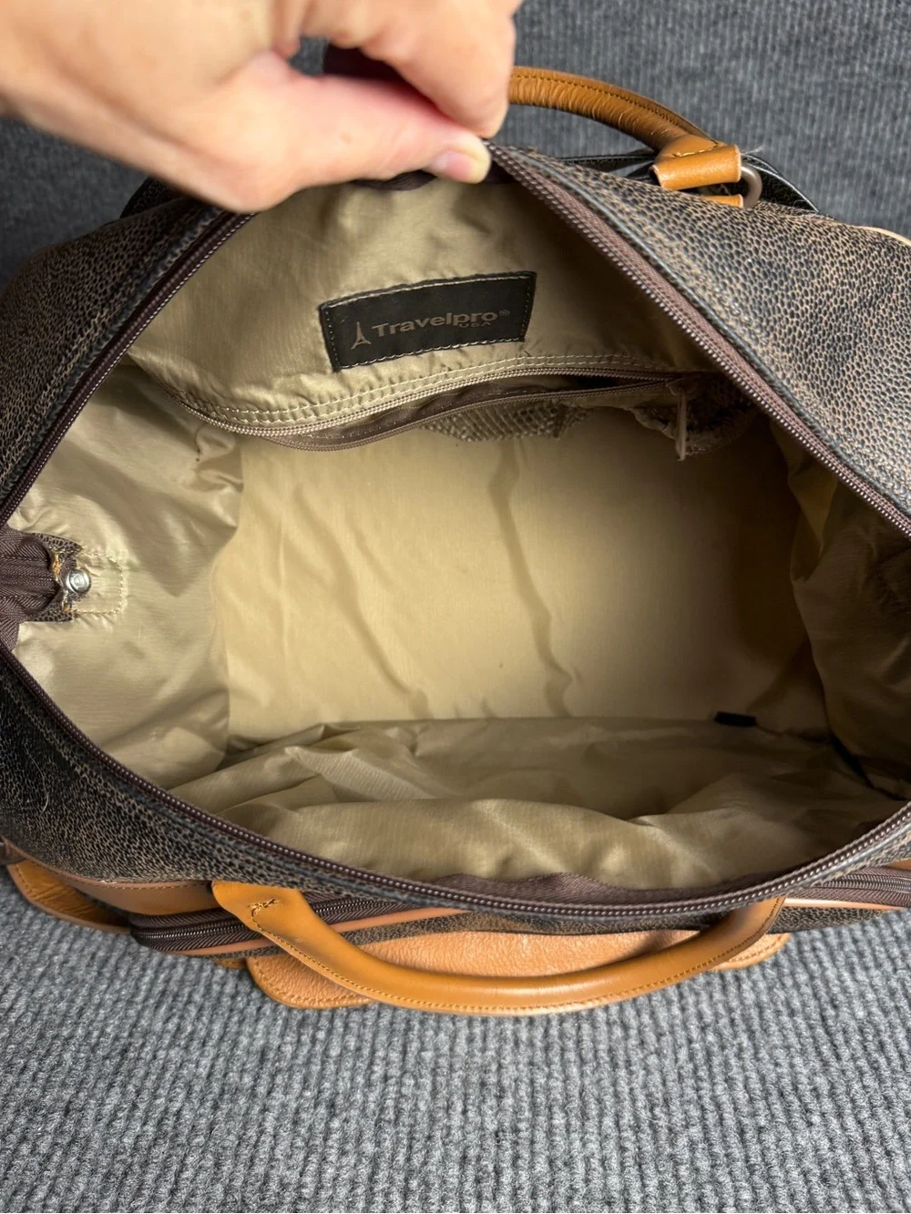 Vintage Travelpro Eiffel Tower Logo Weekender Travel Duffel Bag Brown